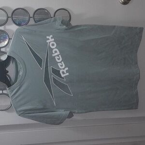 🌺REEBOK SHORT SLEEVE Tee